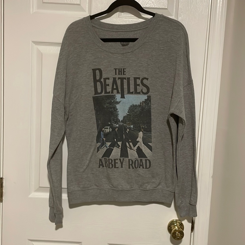 Vintage looking Beatles sweatshirt. Fitted XL. Used